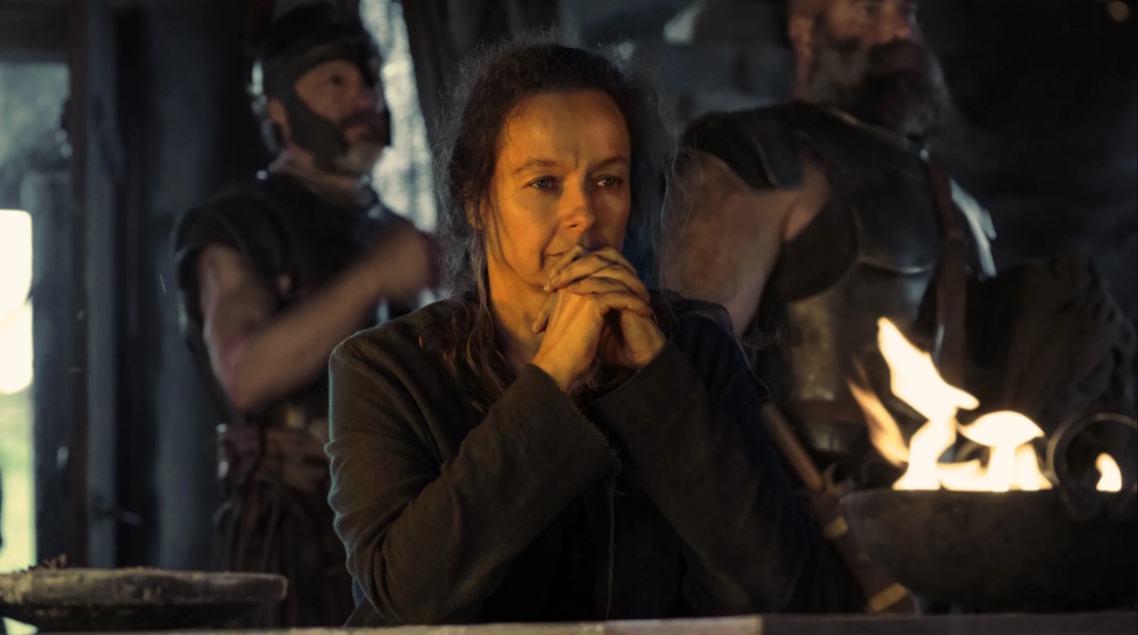 Samantha Morton em cena de A Odisseia, filme de Christopher Nolan